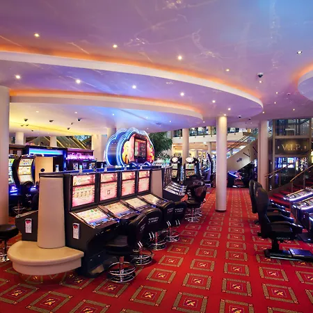 Отель Casino & Admiral Козина