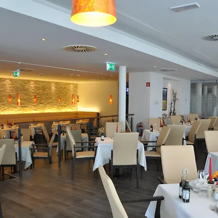 Admiral Hotel 3*