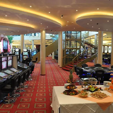 Casino & Admiral Hotel 3*