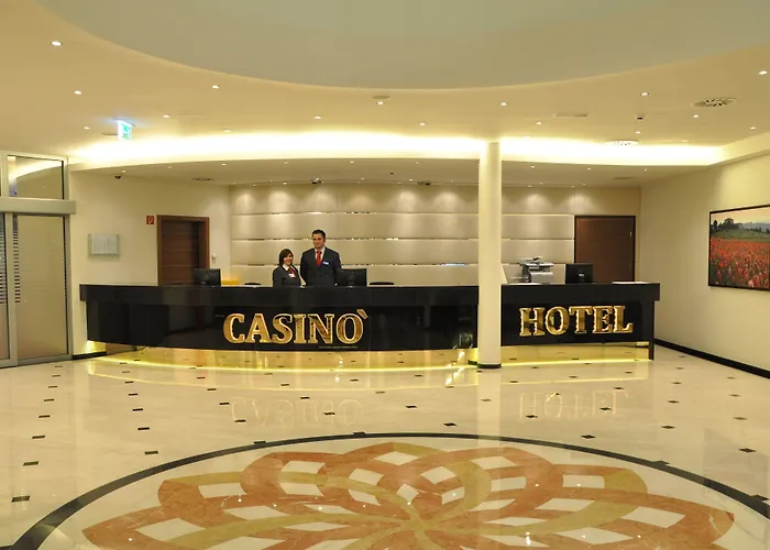 Casino & Admiral 酒店 3*